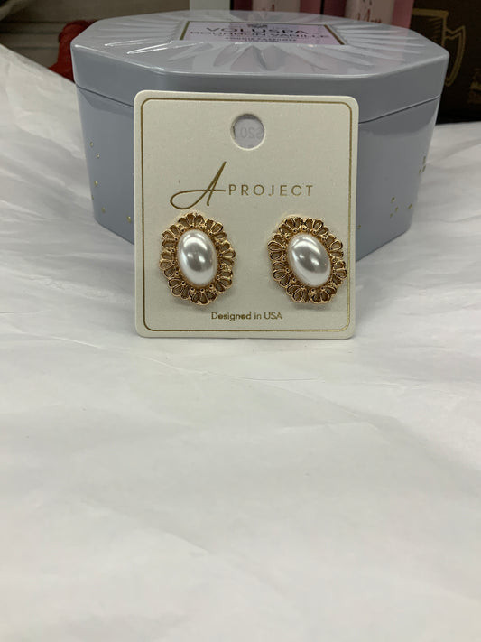 Kate Pearl Earrings