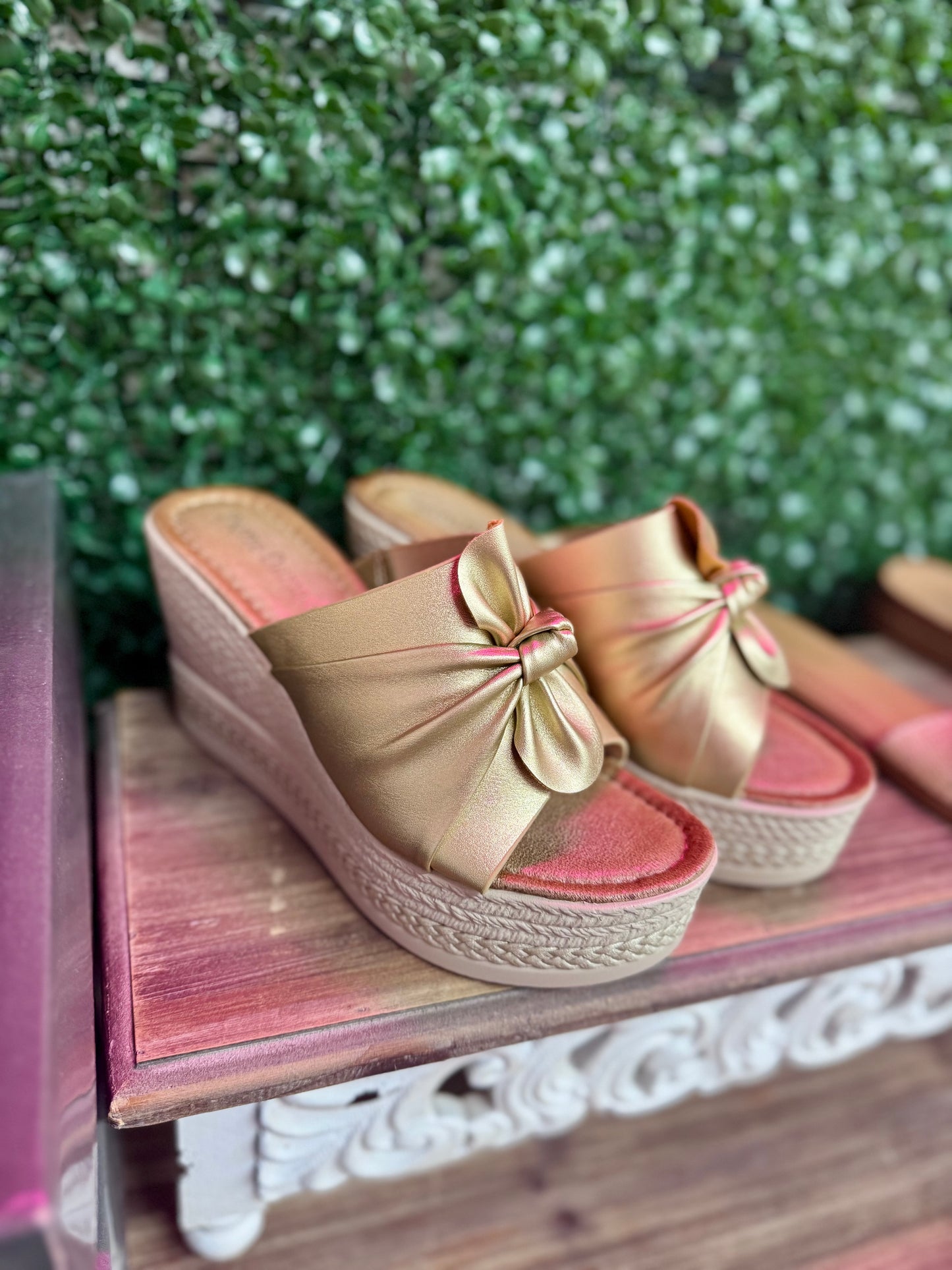 Passion Gold Wedges