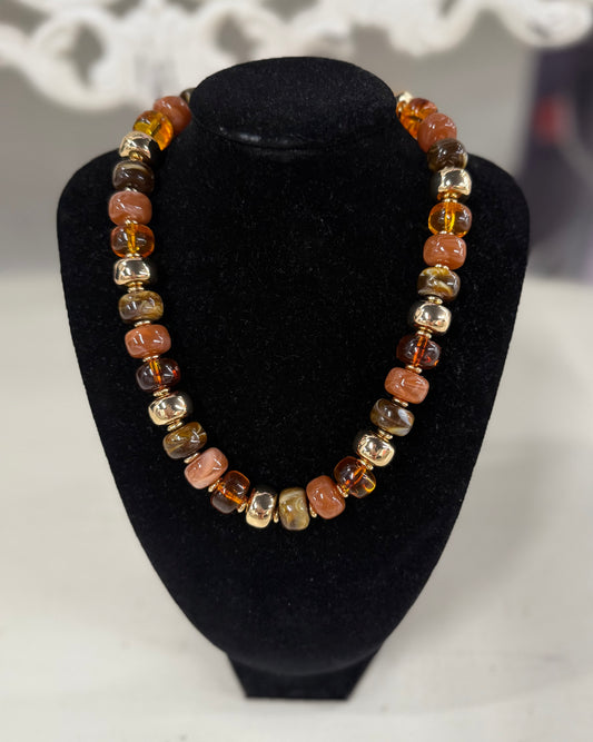 Neutral Resin Chunky Necklace