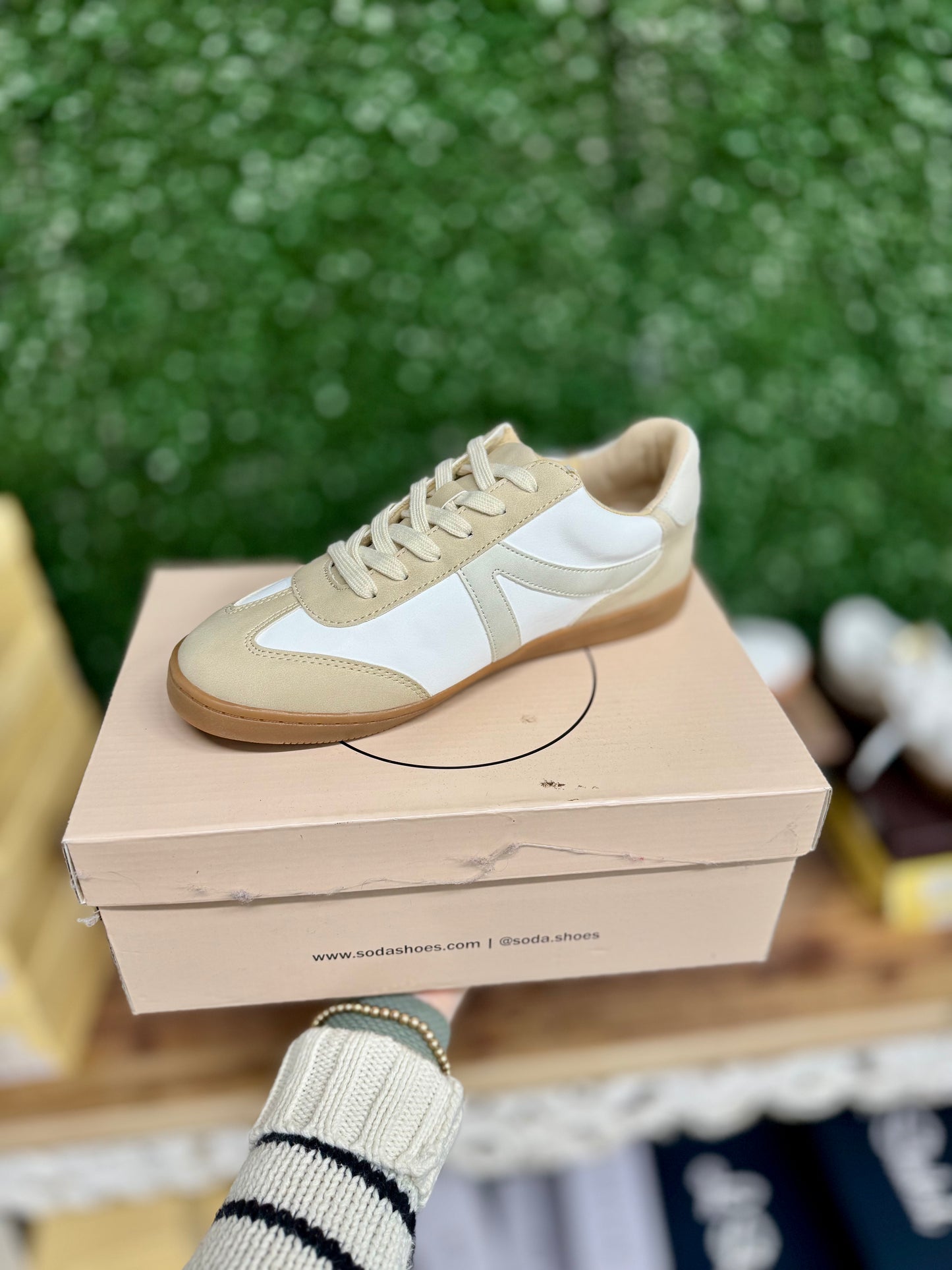 Kate Neutral Sneakers