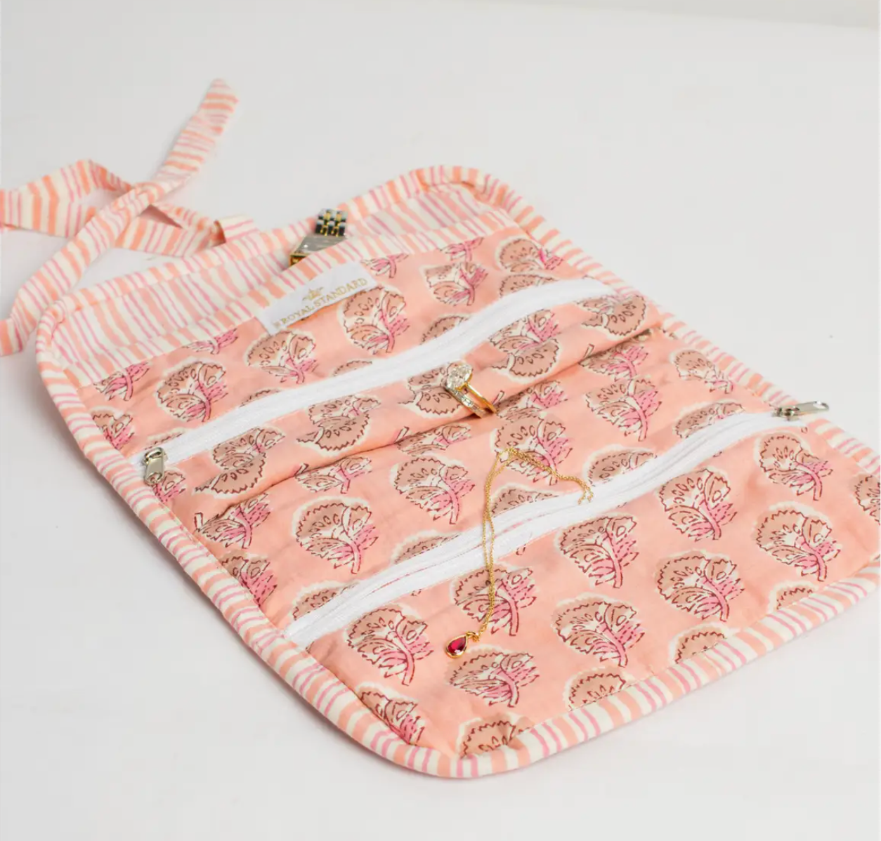 Layla Quilted Jewelry Roll Pink
